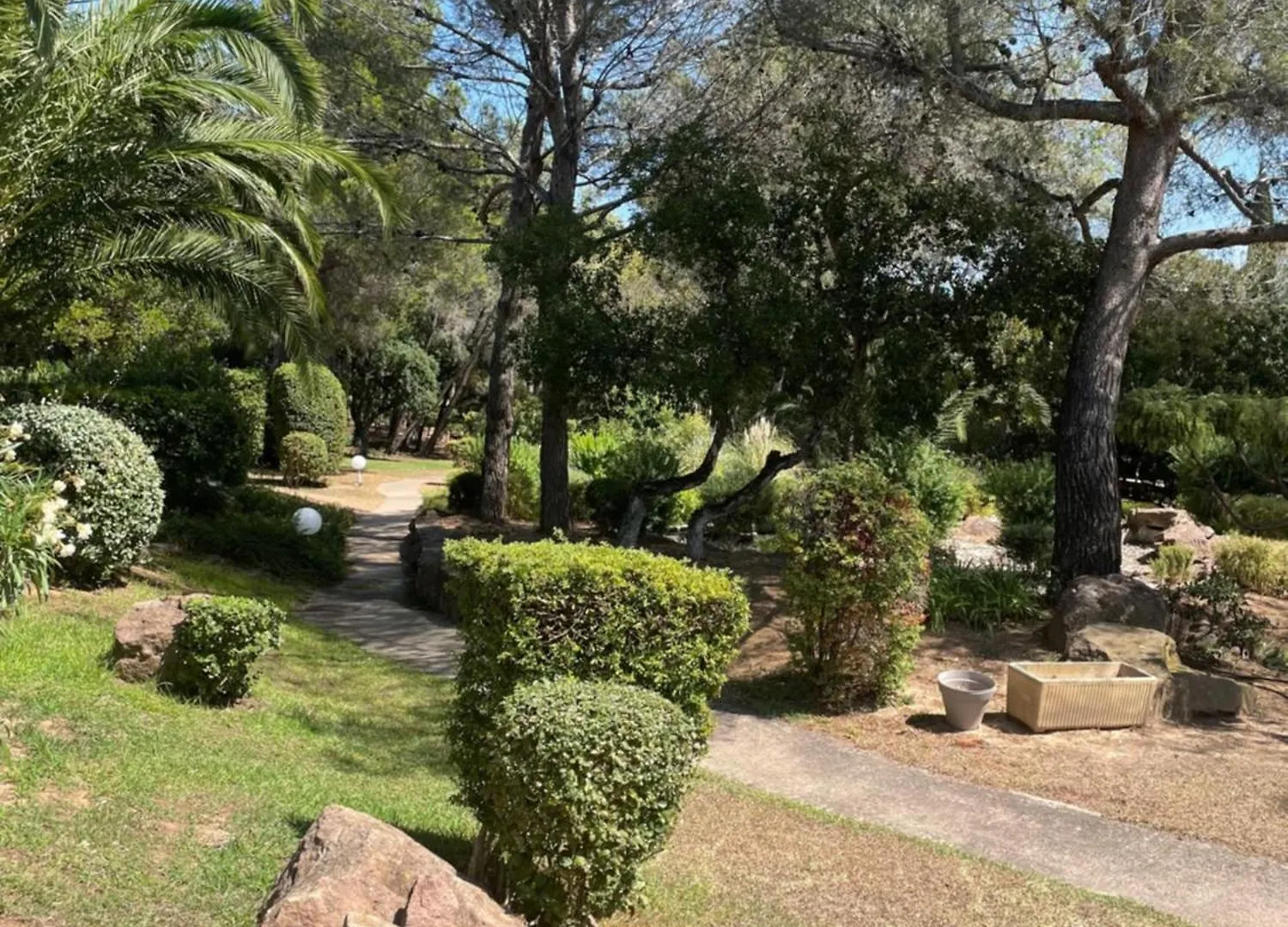 Riviera Oasis: Beachside Retreat with Pool and Tennis Saint-Raphael  Saint-Raphael (Var)