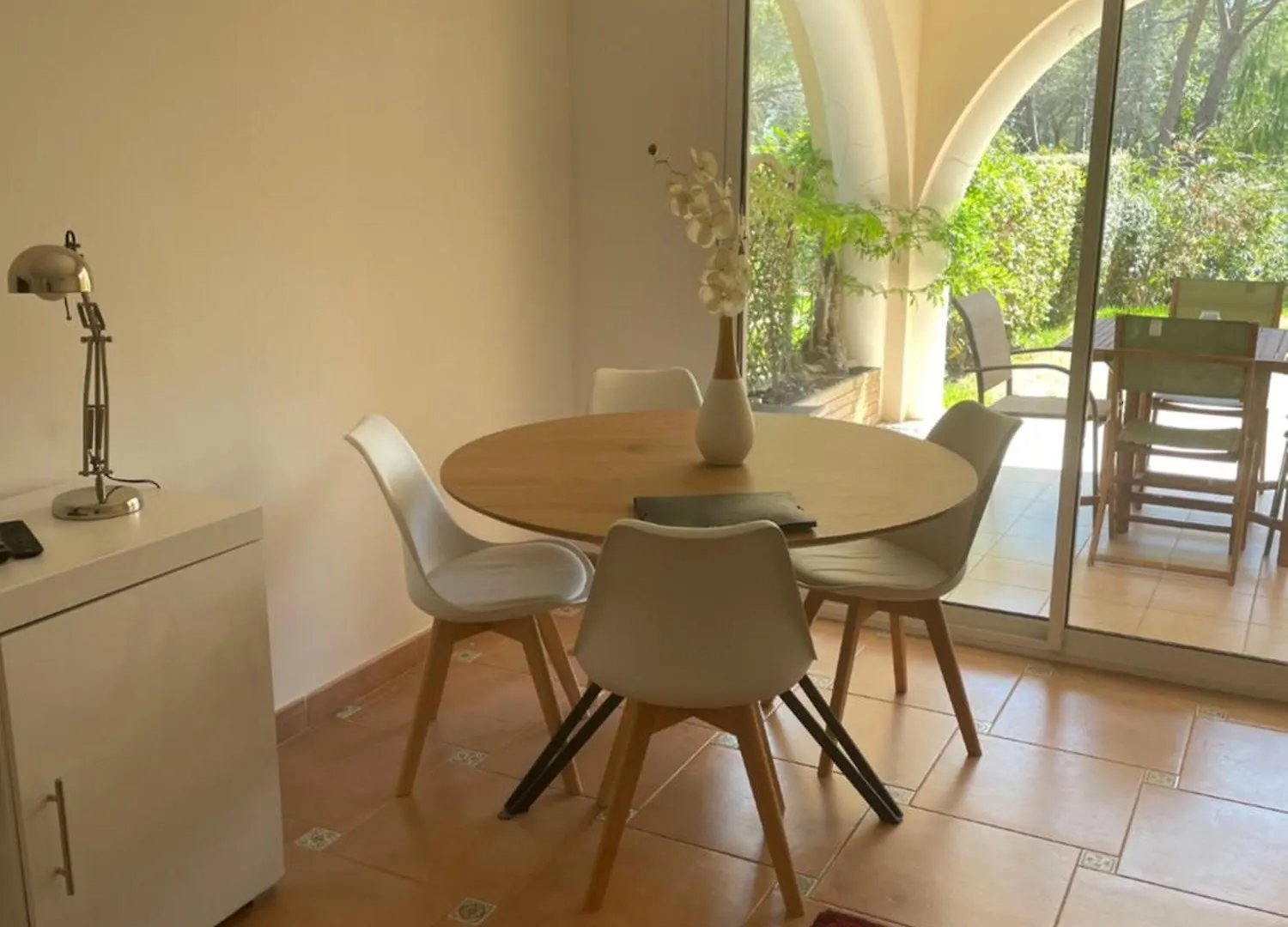 Appartement 2 Pieces Saint Raphael Renove, Classe 4 Etoiles, 100 M Plages, Piscine, Tennis, Parc, Terrasse, Jardin Privatif