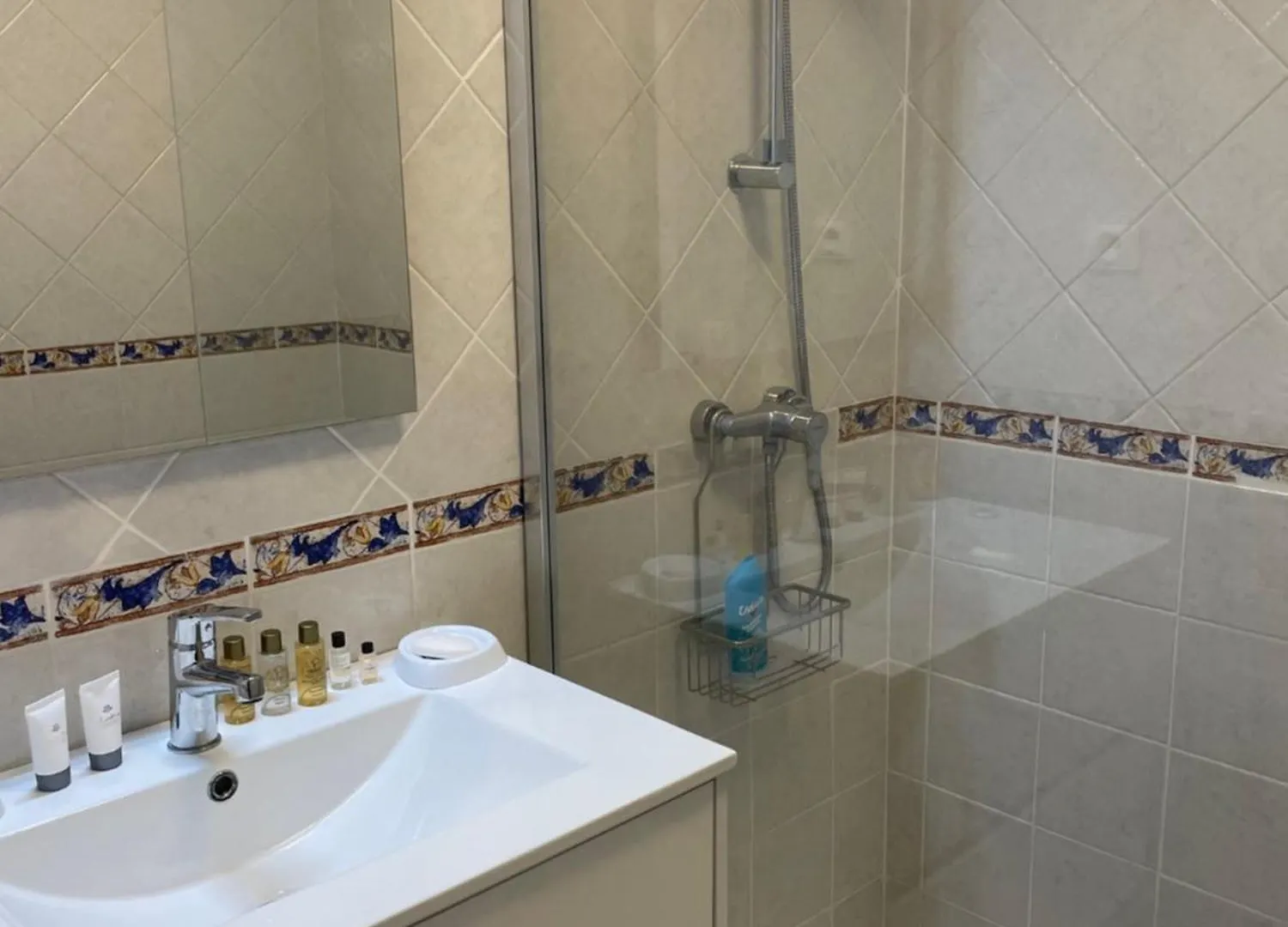 Appartement 2 Pieces Saint Raphael Renove, Classe 4 Etoiles, 100 M Plages, Piscine, Tennis, Parc, Terrasse, Jardin Privatif France